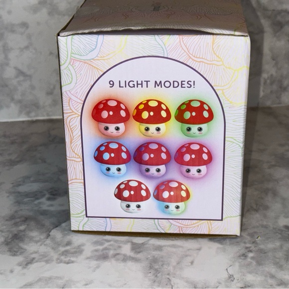 Mushroom Squishy Color Changing Light- NEW - Picture 5 of 5